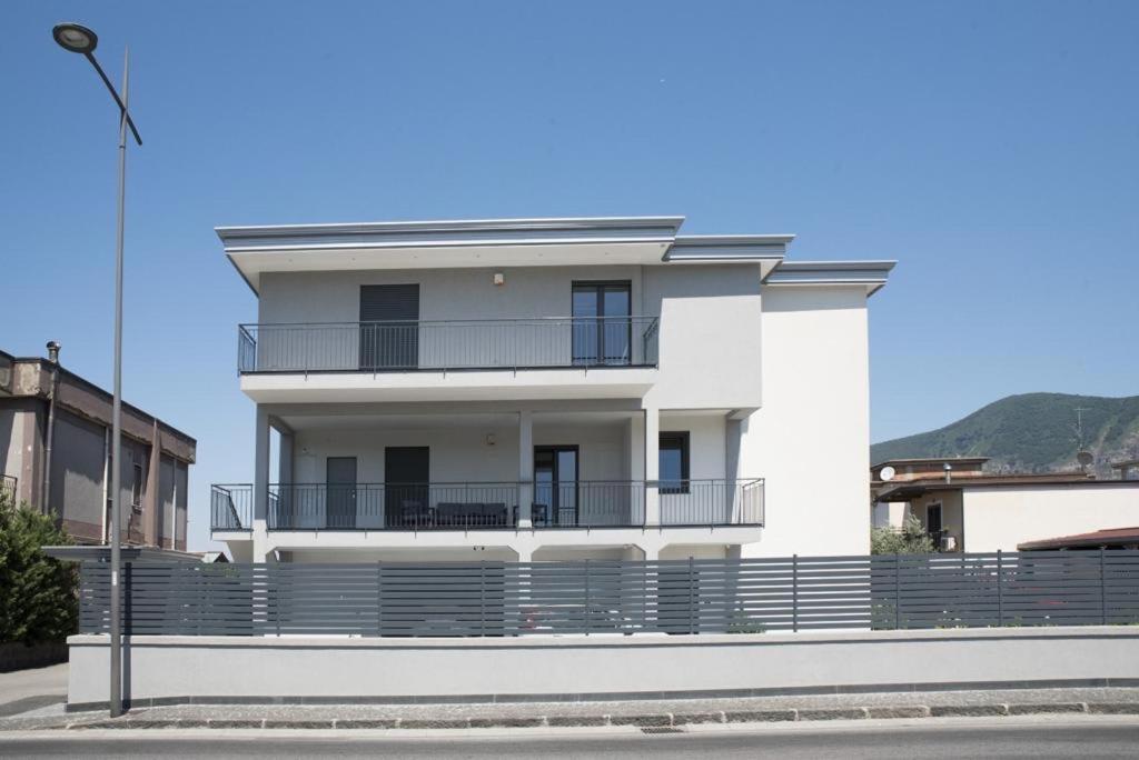 Studio Apartment Angelo - Free Private Parking サルノ エクステリア 写真